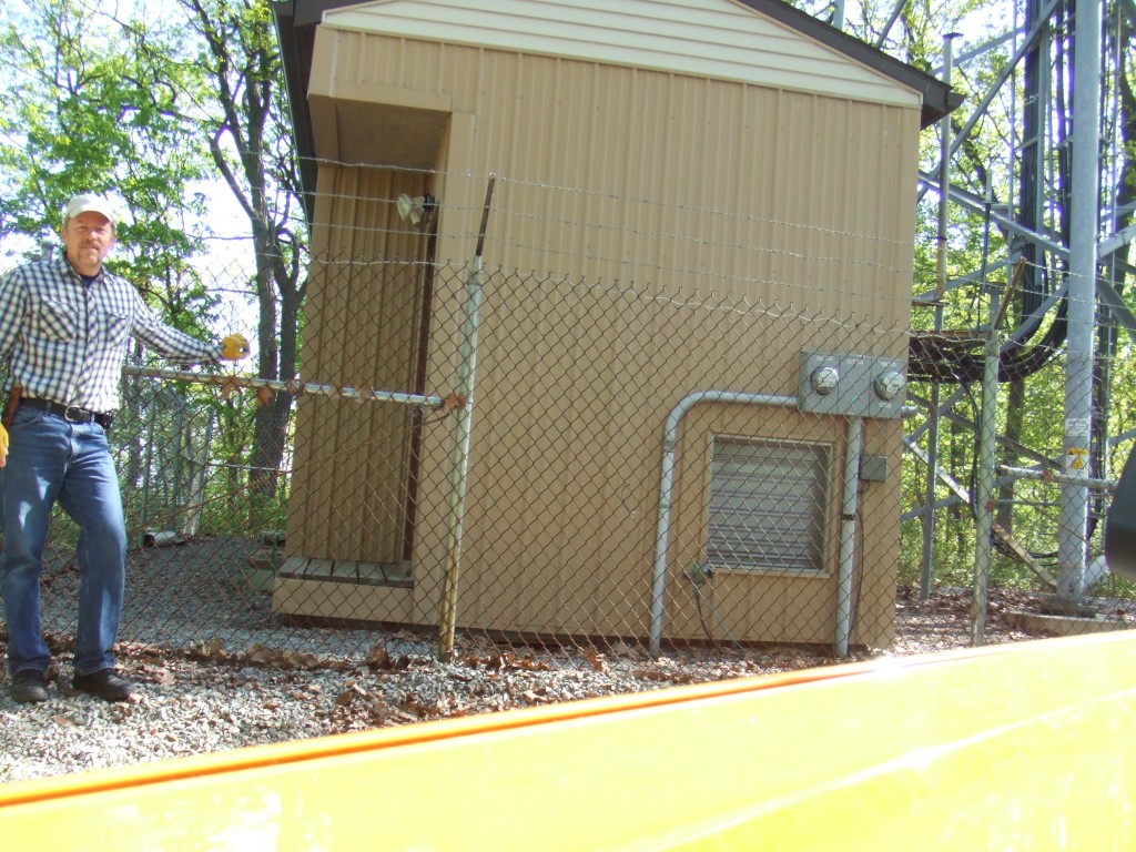 UNCLE HANDY-Cell Tower Building, Rodent War